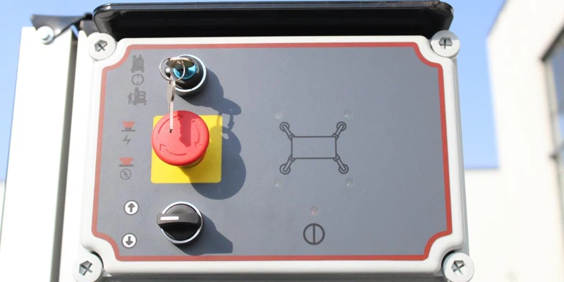 Outrigger interlock Outrigger interlock